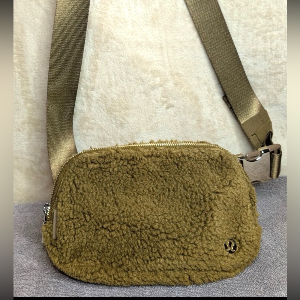 Lululemon Everywhere Adjustable Crossbody Belt Bag Fanny Pack Burnt Caramel OS